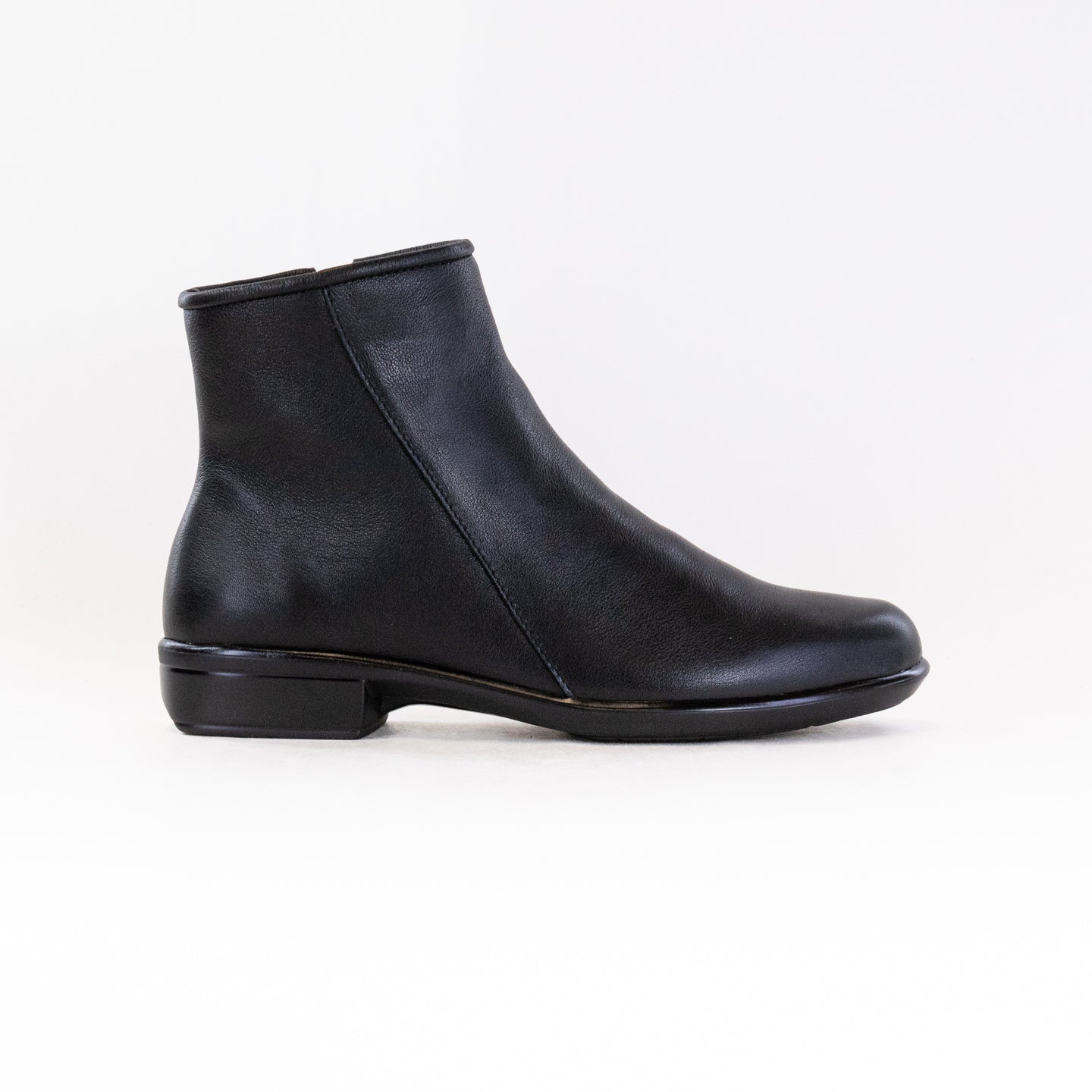 Naot Women's Black Leather Norther Boots - Stylish and Comfortable Footwear
