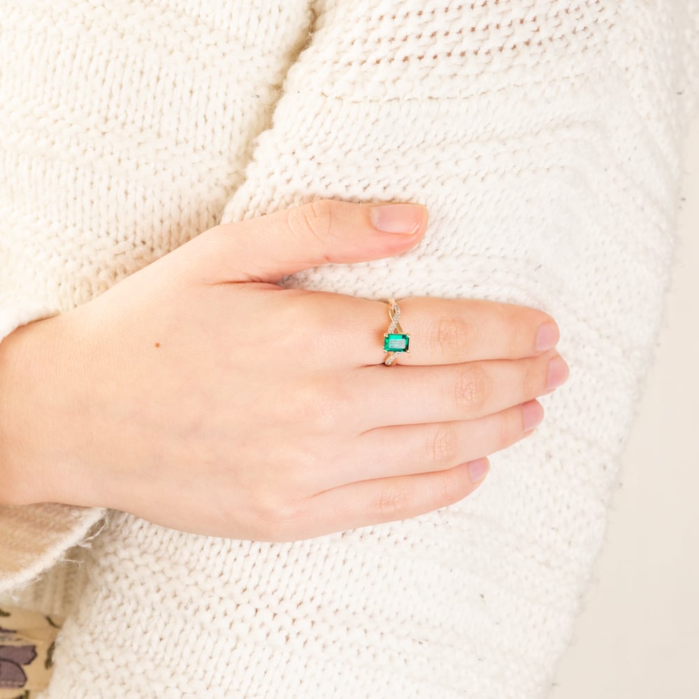 Exquisite 9ct Yellow Gold Ring with Diamonds and Synthetic Emeralds