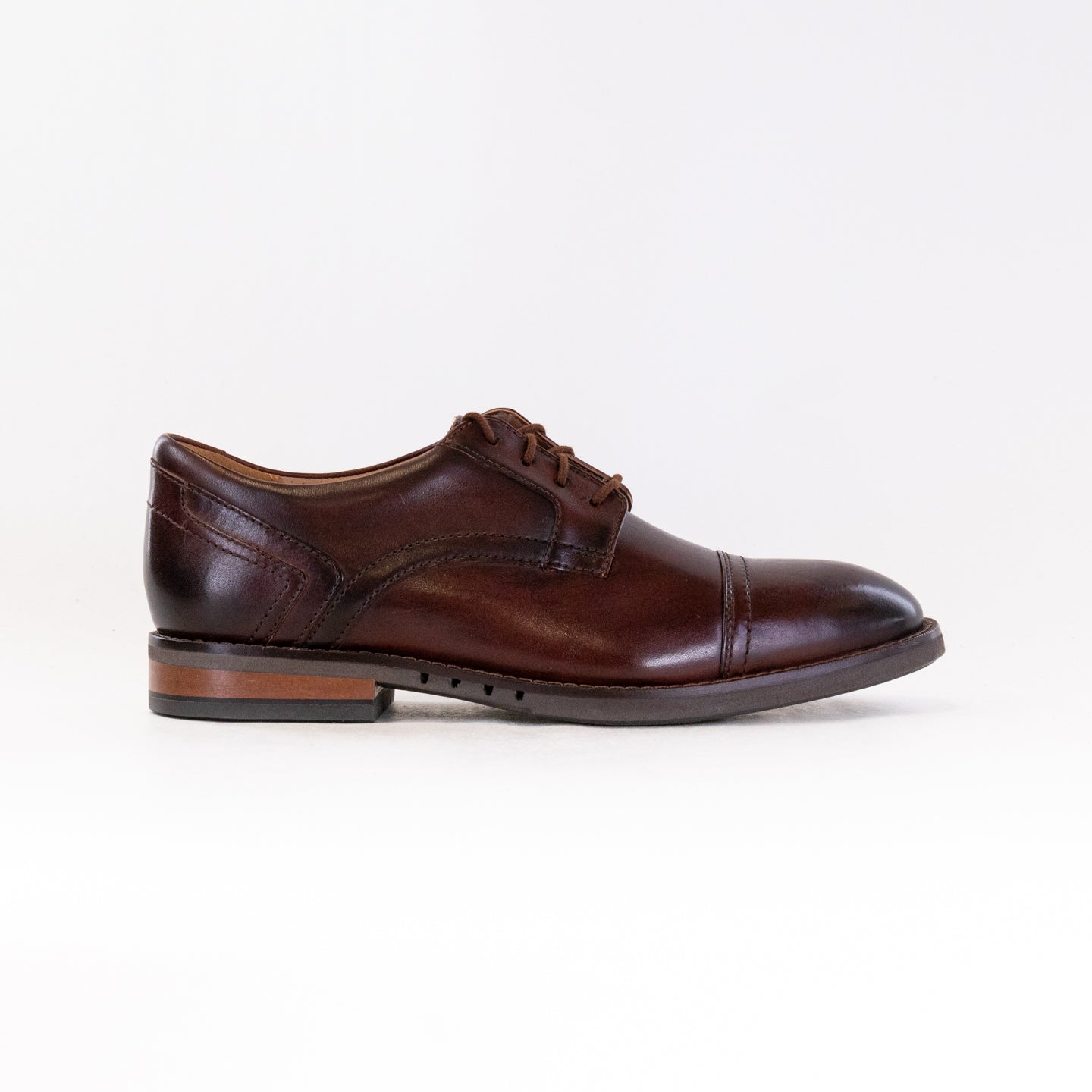 Clarks Men's Un Hugh Cap Casual Shoes - Mahogany-Colored Leather