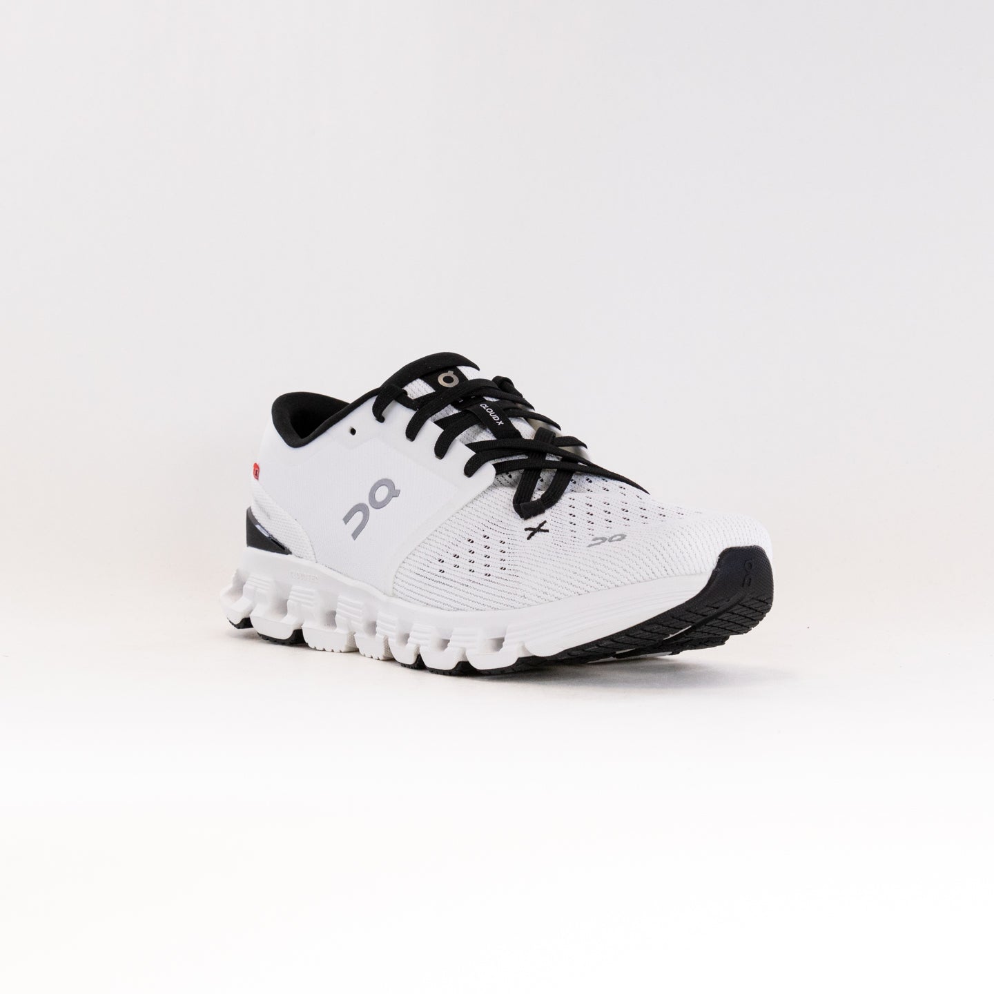 On Men's Cloud X 4 Training Shoes in Ivory and Black Color Scheme