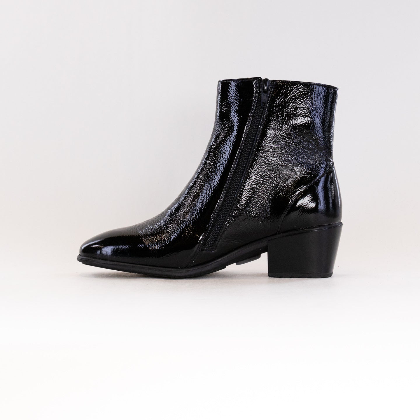 Naot Women's Stylish Chelsea Boot - Black Crinkle Patent Leather Goodie