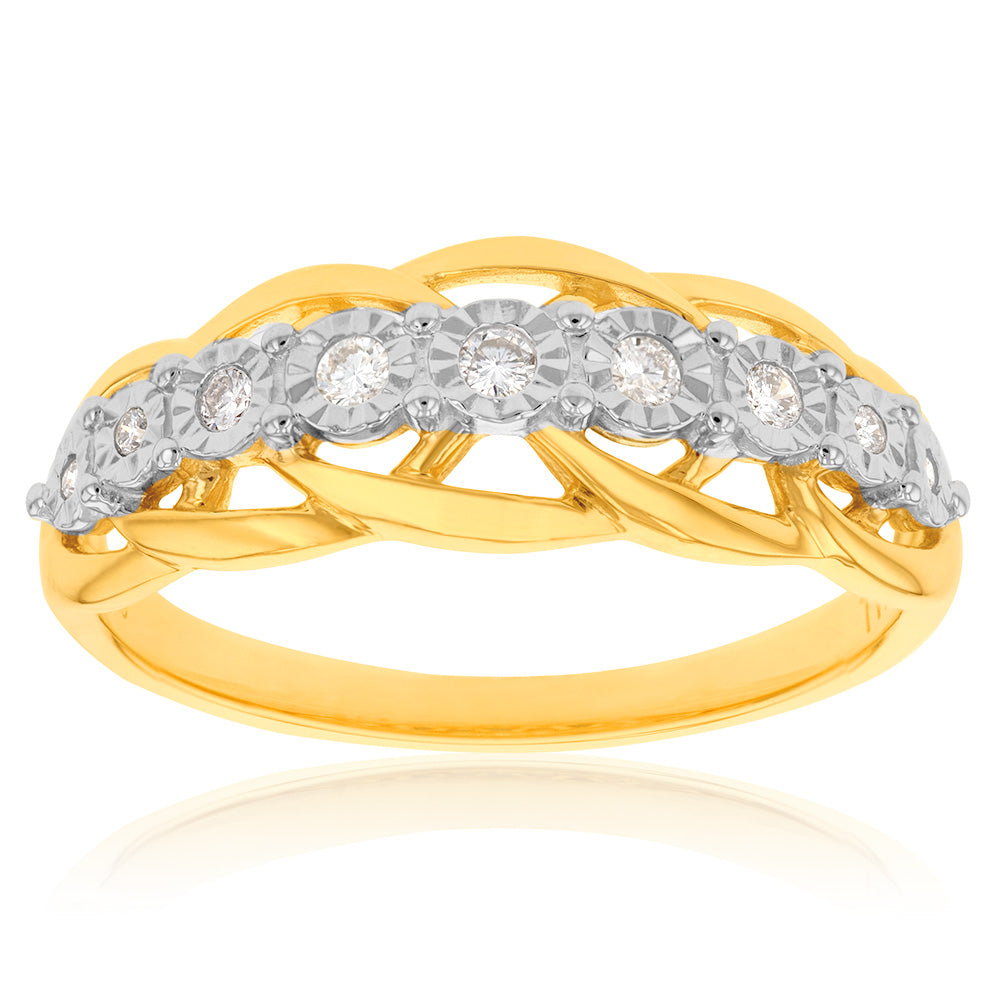 Exquisite 9ct Yellow Gold Ring Embellished with 9 Sparkling Diamonds