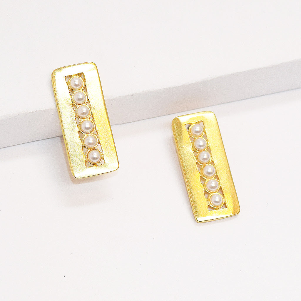 Gold-Plated Mini Rectangular Earrings Adorned with Elegant Pearls