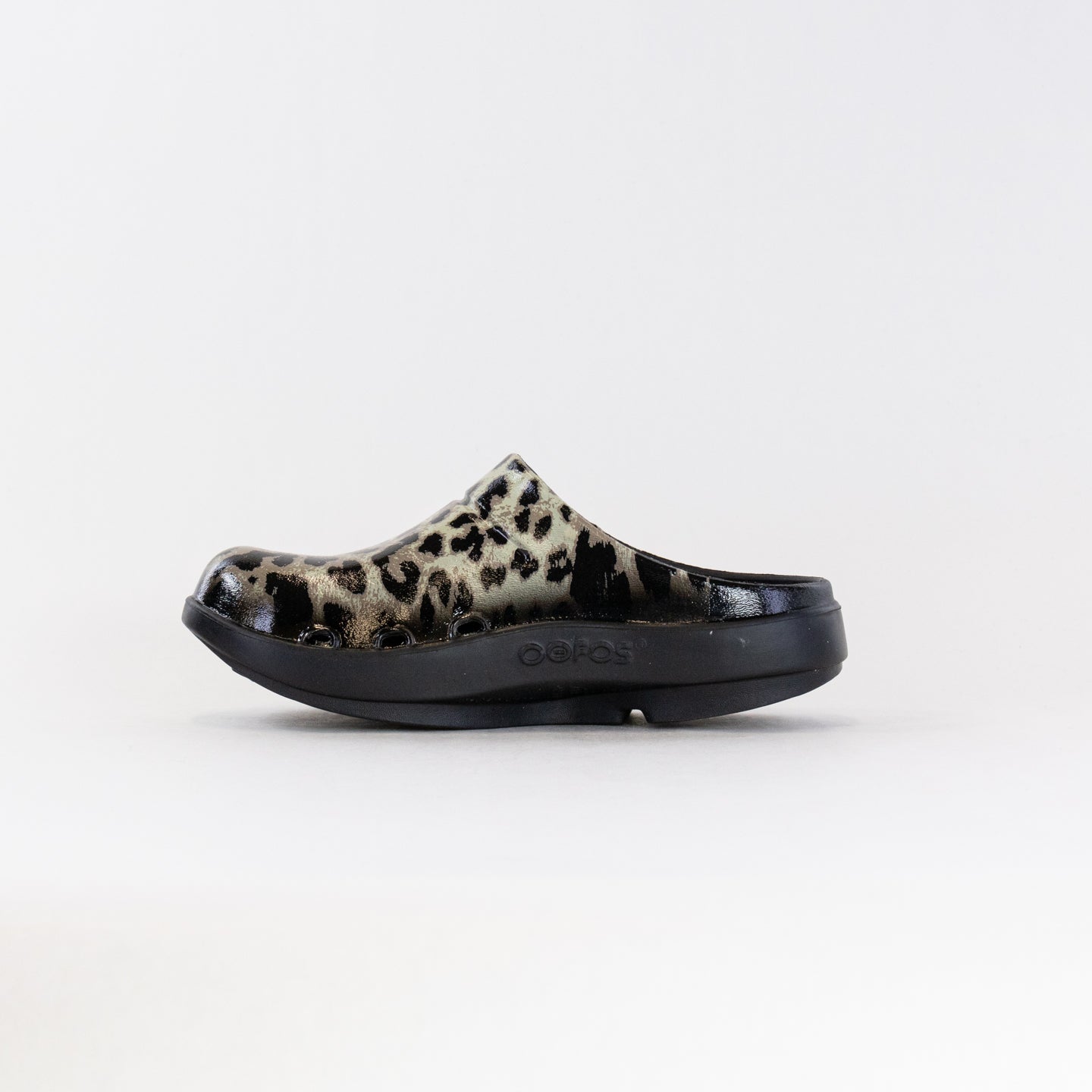 Women's OOFOS OoCloog - Stylish Cheetah Design for Comfort