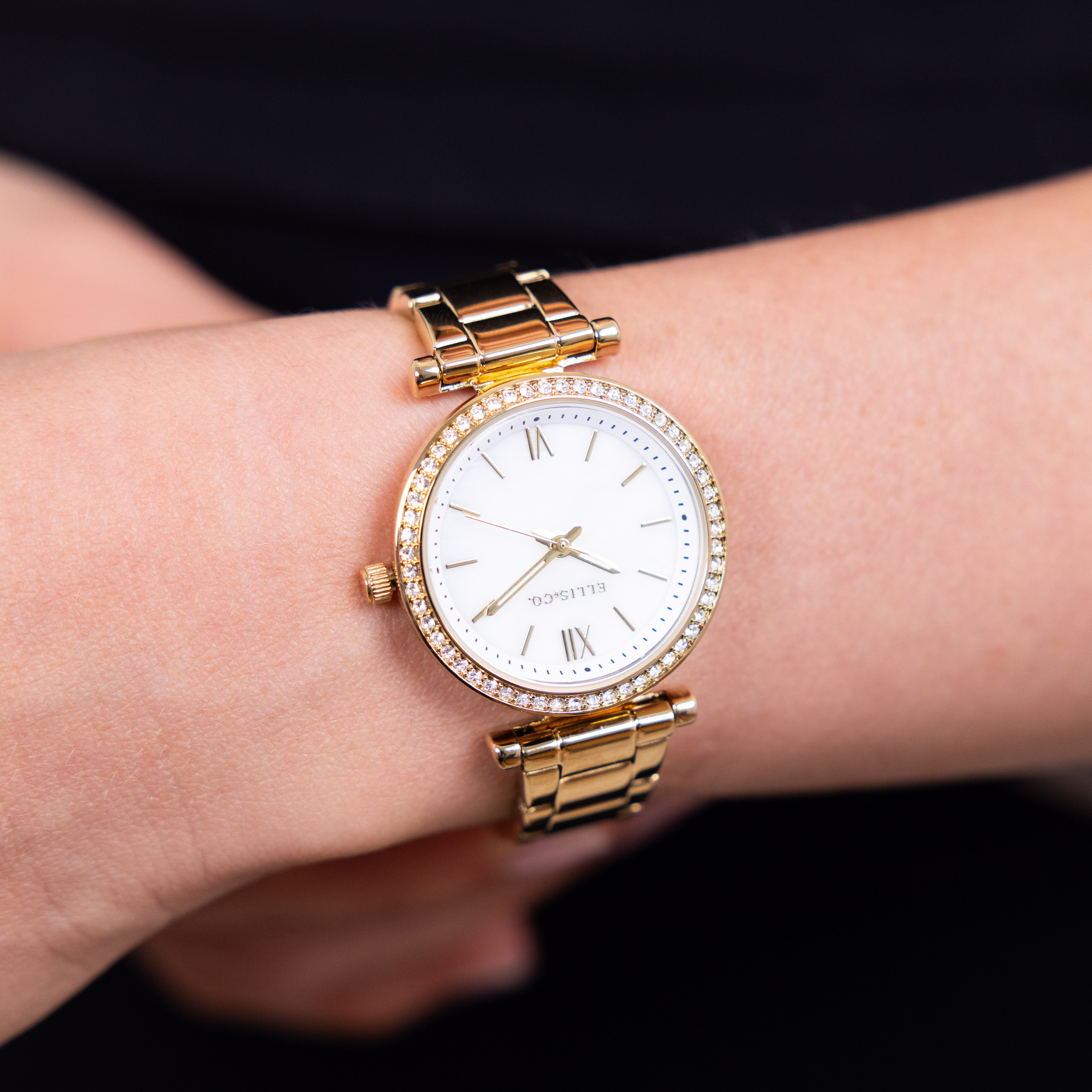 Ellis & Co Serena Gold Stainless Steel Bracelet - A Timeless Watch