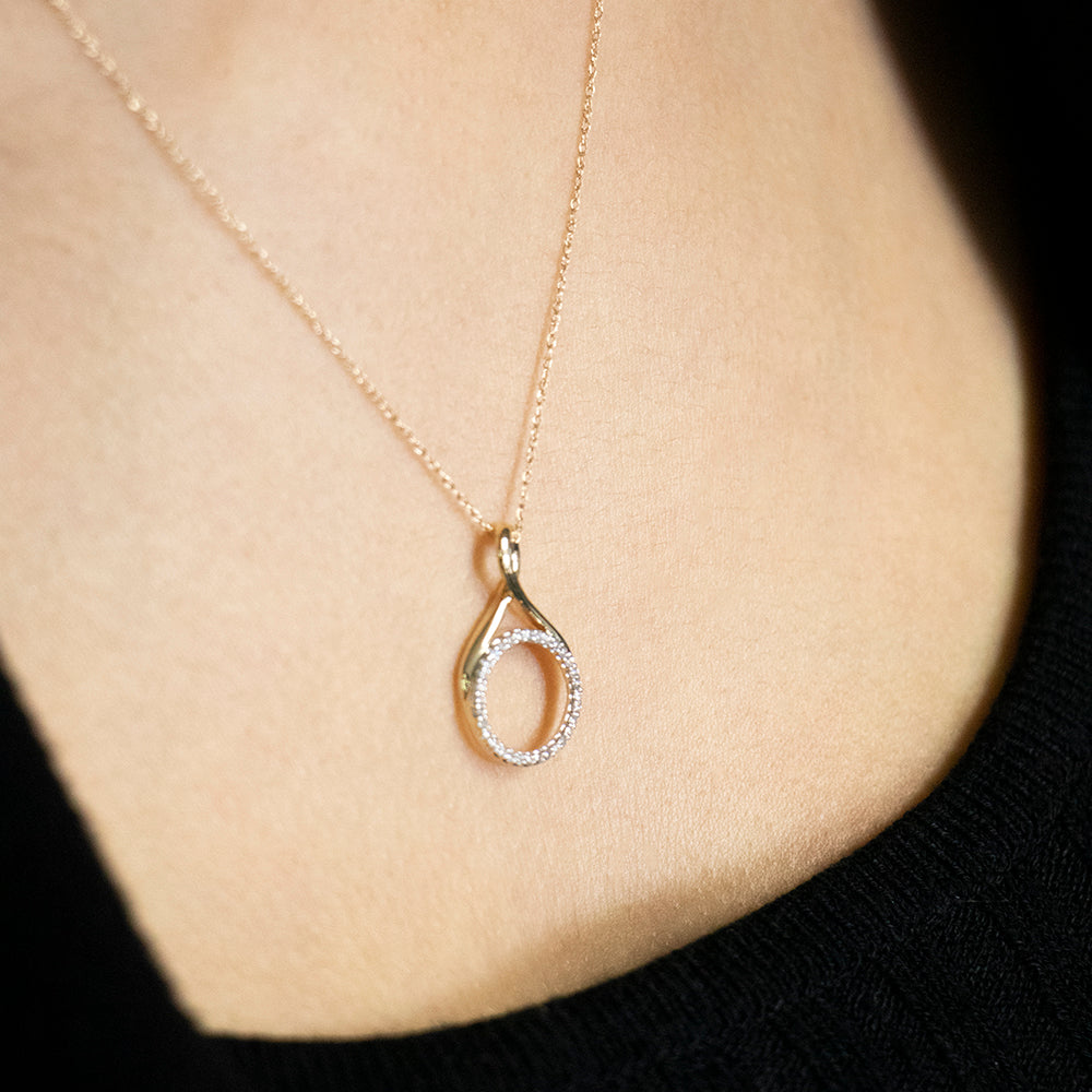 Exquisite 9ct Yellow Gold Diamond Pendant with Circle of Life Symbol
