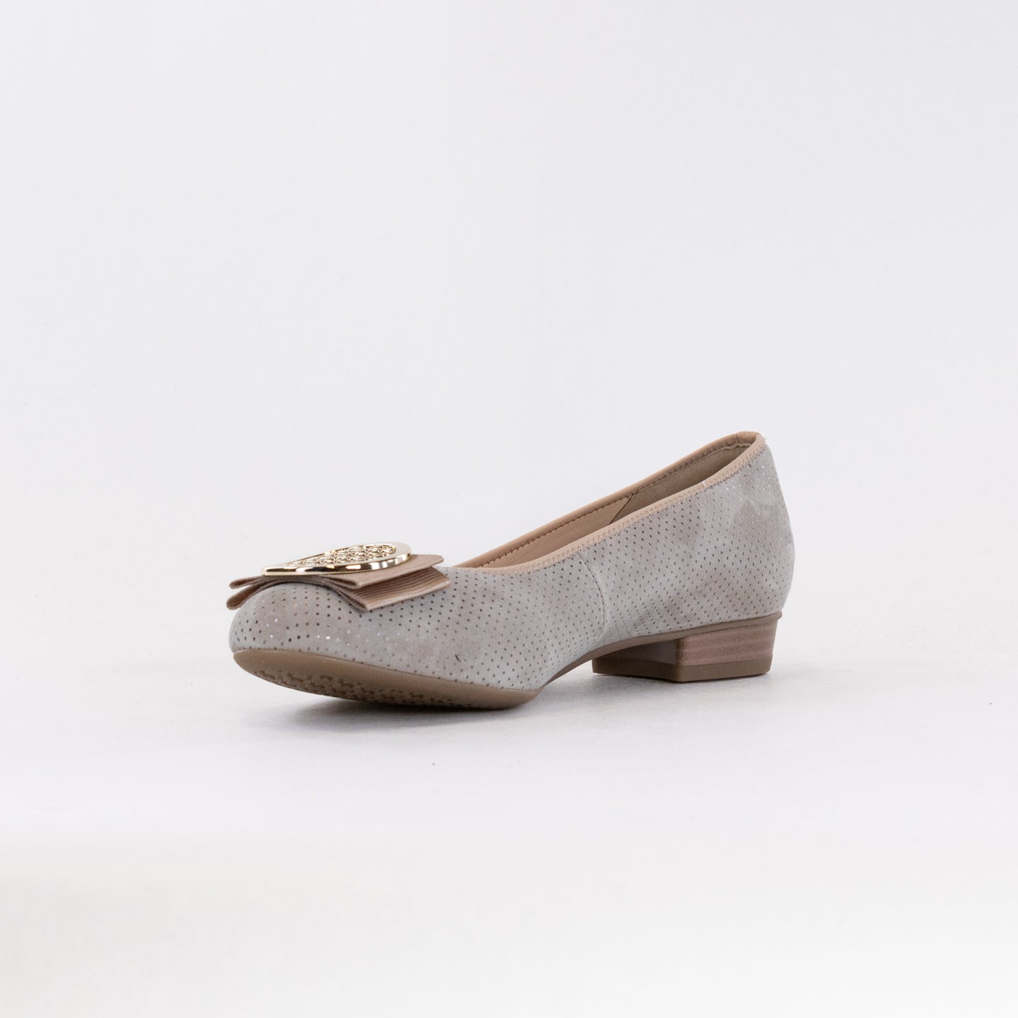 Women's Sand-colored Ara Bambi Classic Ballet Flats