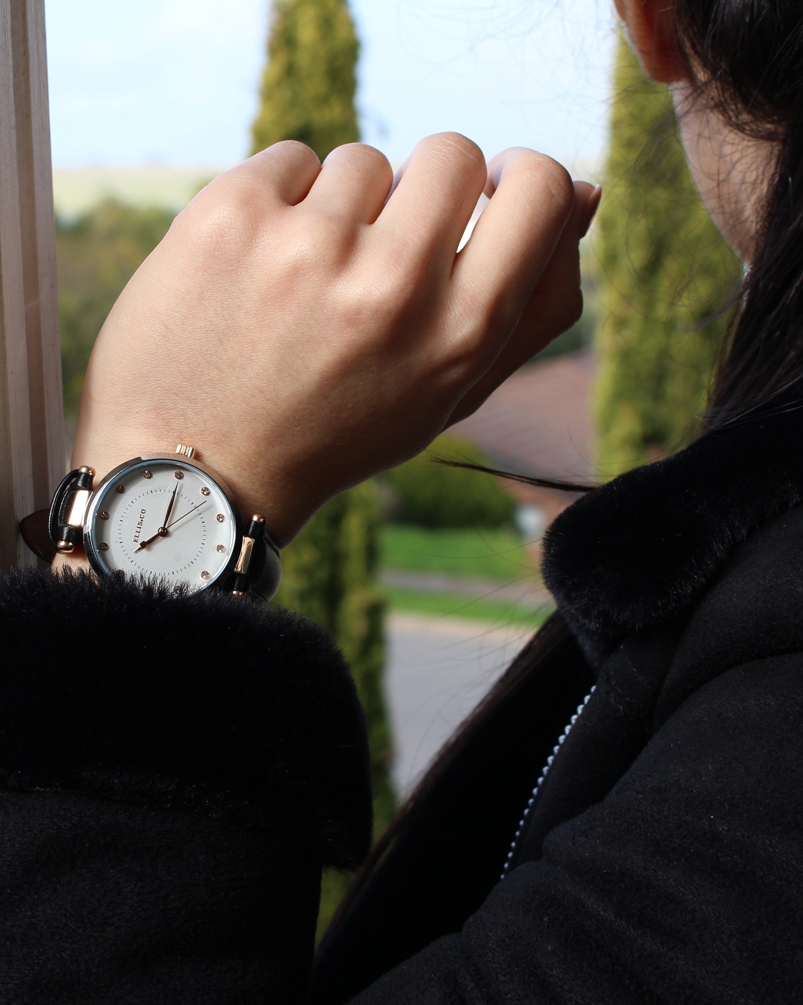 Ellis & Co Amelia Quartz Leather Watch - A Stylish Must - Have This Season