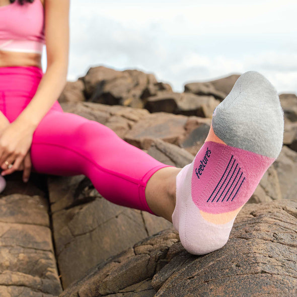 Feetures Elite Light Cushion Pink Blitz No-Show Tab Socks