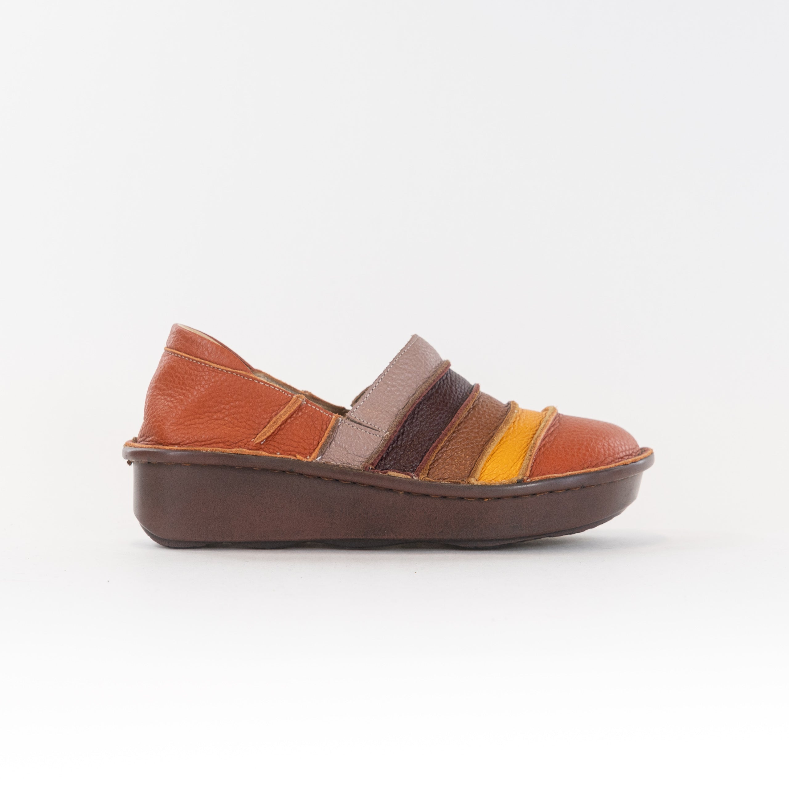 Spring Step Women's Firefly Clogs in Camel Multi Color