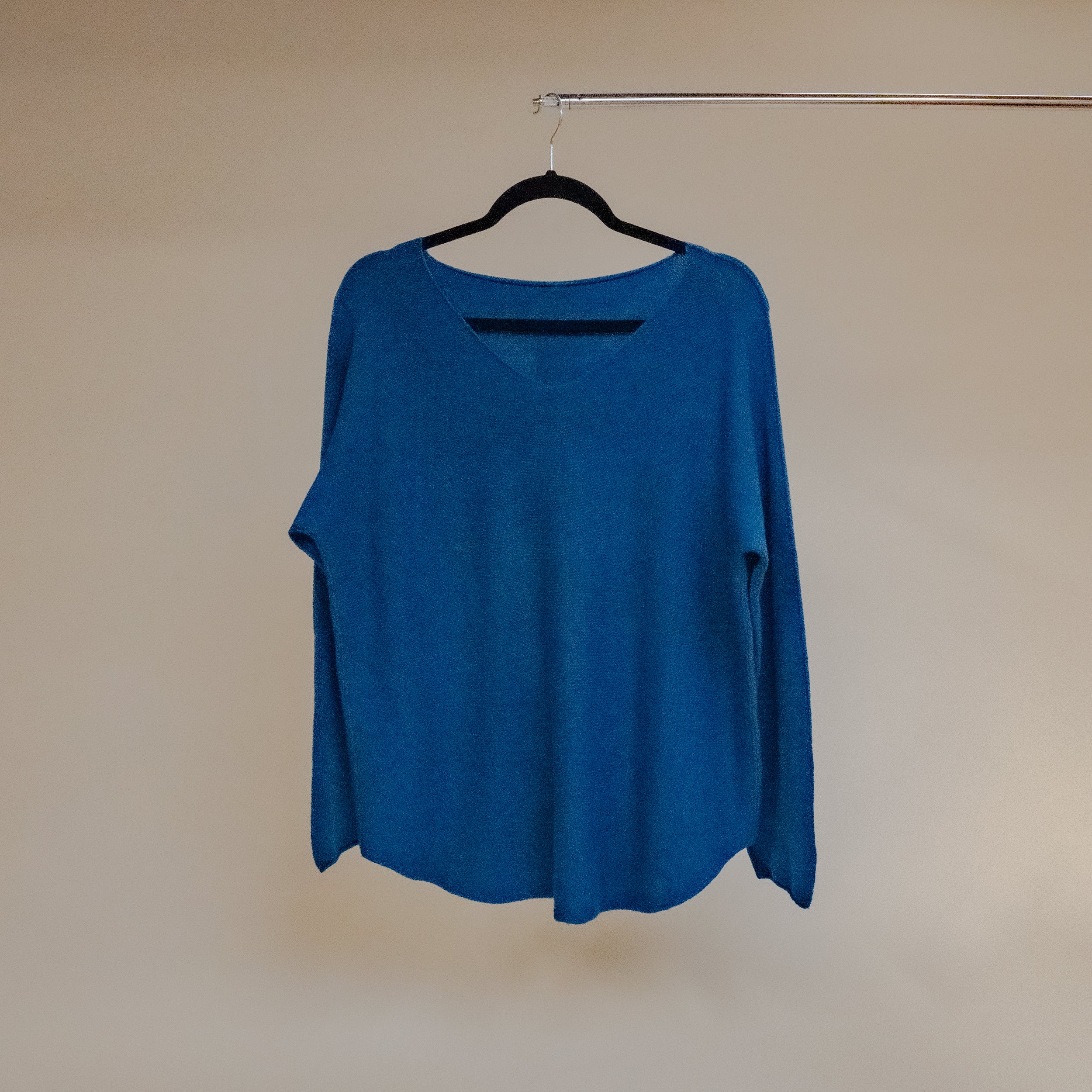 LOOWIE Italian All - in - One V - Neck Knit Sweater for Various Occasions
