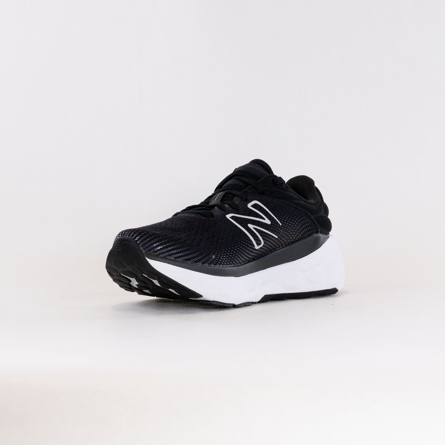Women's New Balance 840 Fresh Foam X V1 in Stylish Black/White