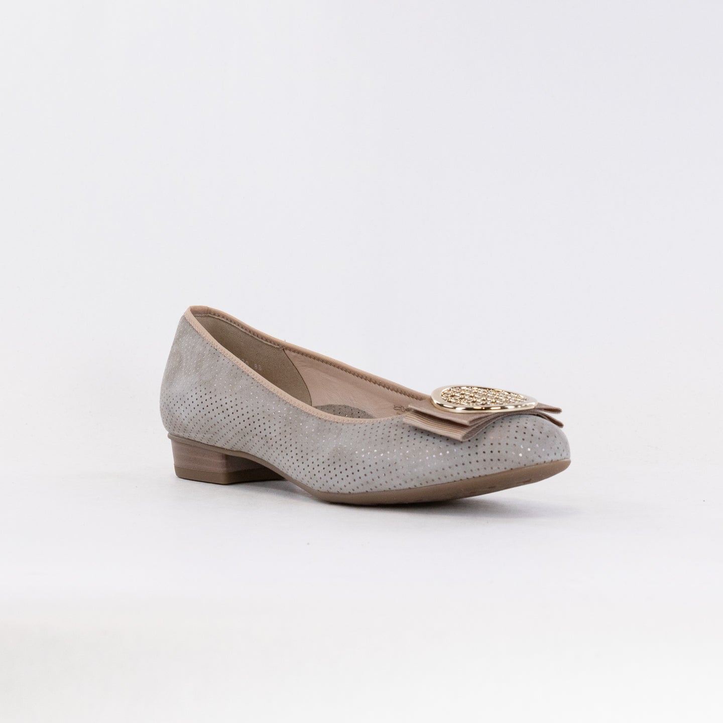 Women's Sand-colored Ara Bambi Classic Ballet Flats