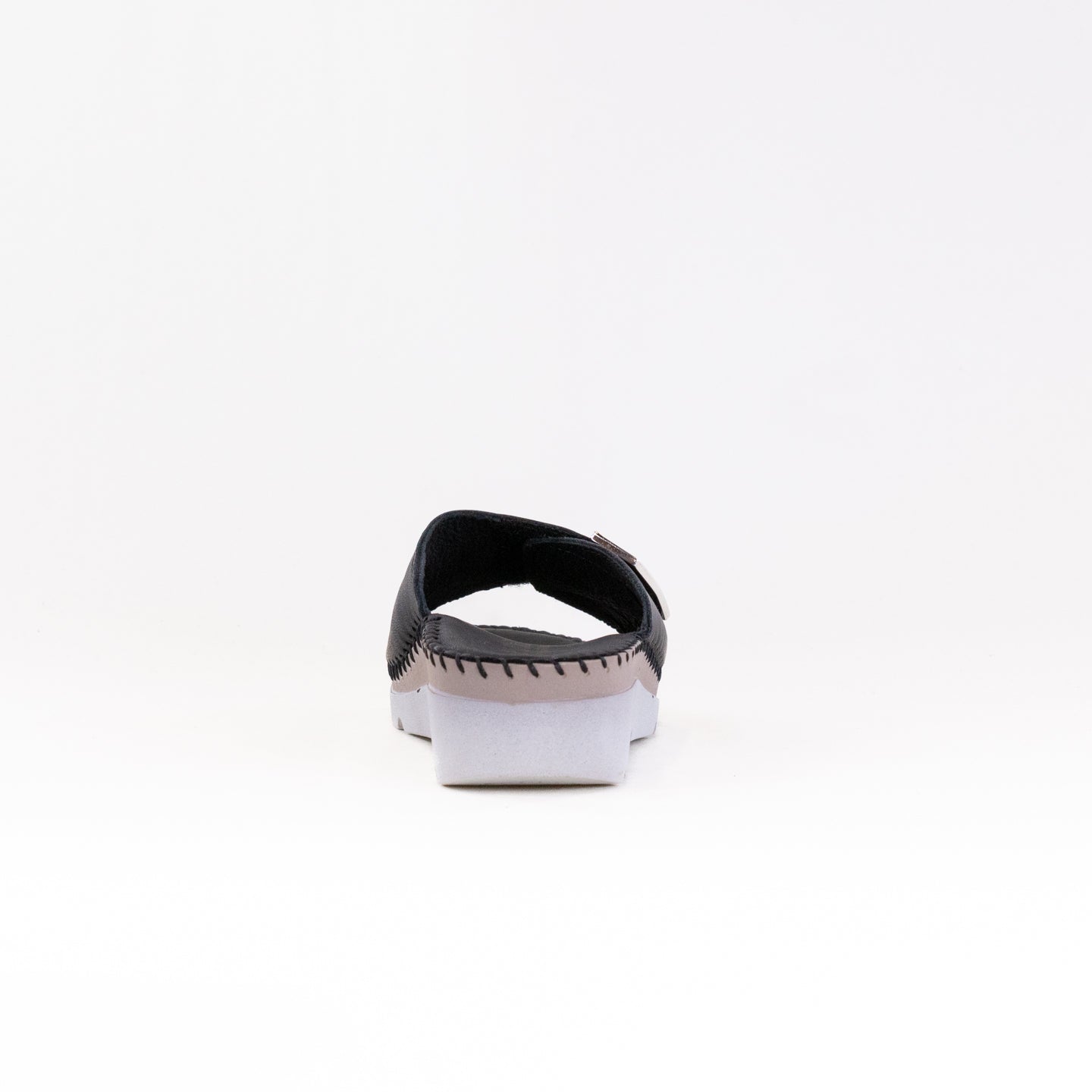 Women's La Plume Agua Black - A Blend of Elegance and Practicality