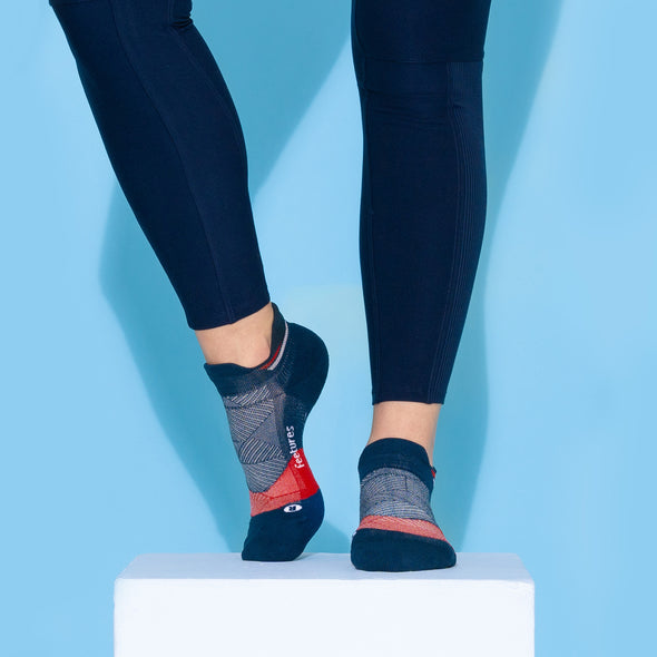 Limited Edition USA Feetures Elite Max Cushion No Show Socks with Tab
