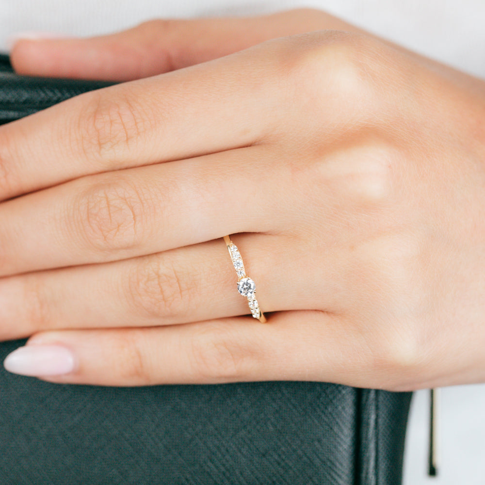 Stunning 9ct Yellow Gold Cubic Zirconia Fashion Cocktail Ring