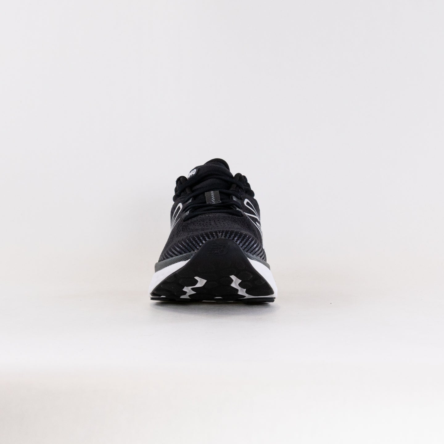 Women's New Balance 840 Fresh Foam X V1 in Stylish Black/White