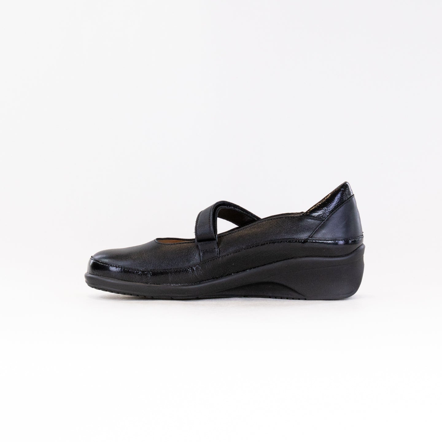 Women's Finn Comfort Hempstead Shoes in Classic Black Leather