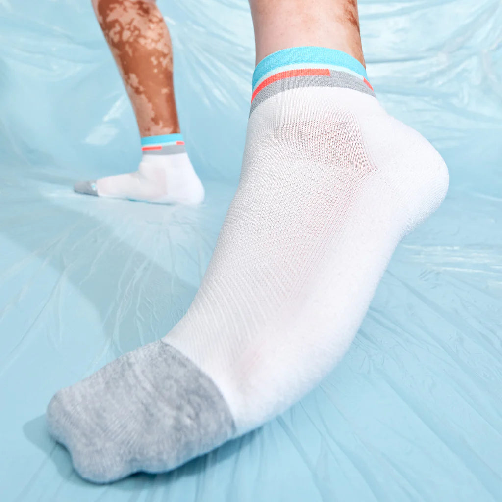 Feetures Elite Cushioned Quarter Socks in Aquatic White Color for Workout