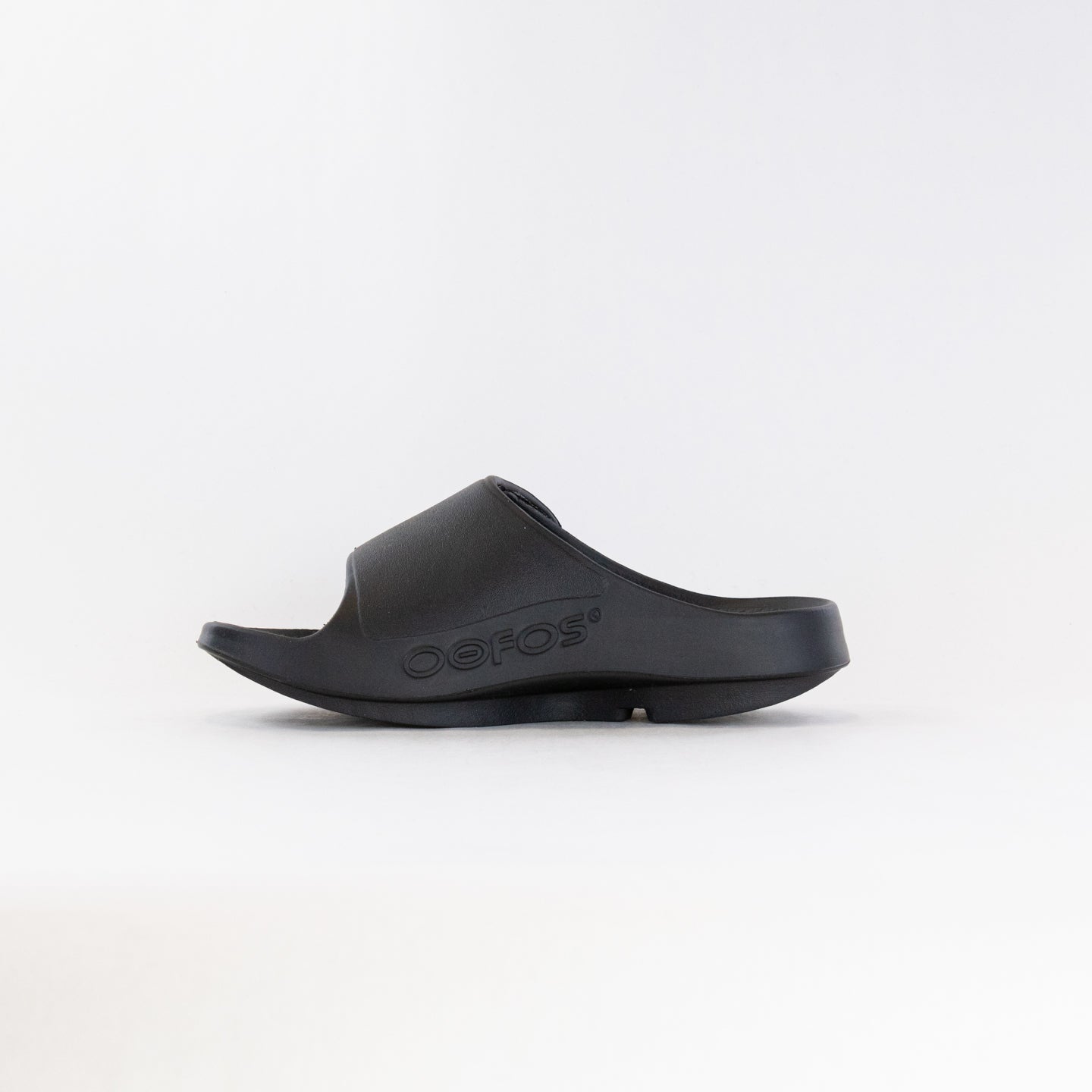Unisex OOFOS OOahh Sport Flex Sandals in Matte Black - Stylish and Comfortable Footwear