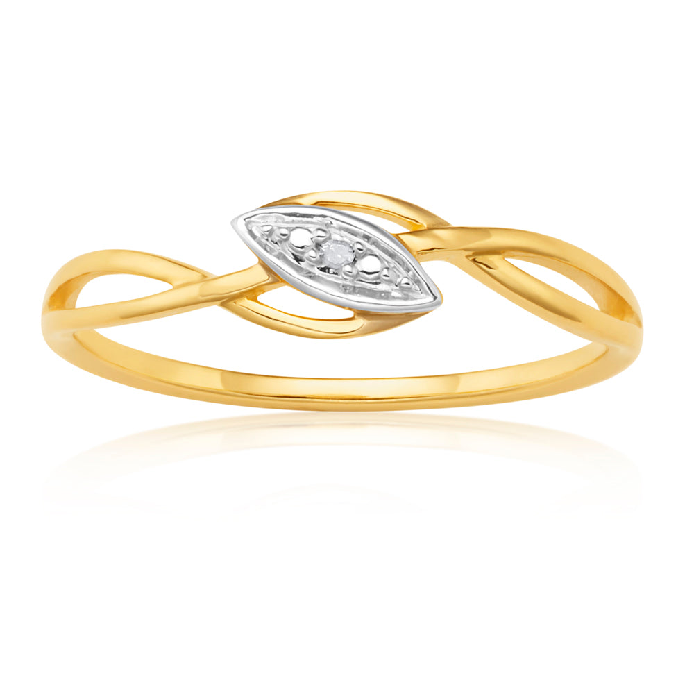 Exquisite 9ct Yellow Gold Ring with a Single Brilliant Cut Diamond