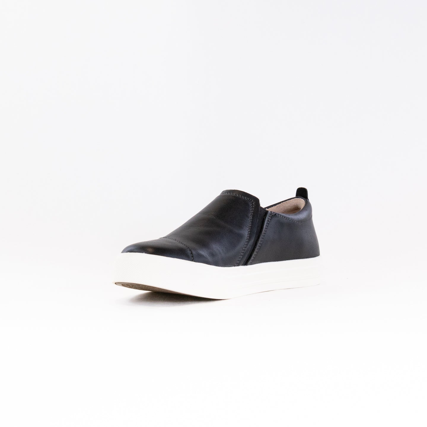 Taos Women's Black Twin Gore Lux Leather Slip-on Sneakers