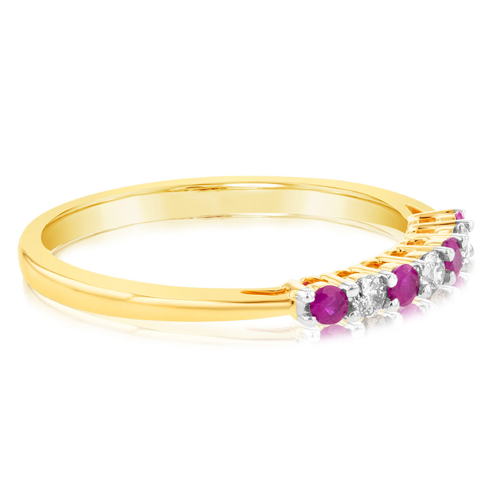Stunning 9ct Yellow Gold Ring Adorned with Diamonds and Synthetic Round Rubies