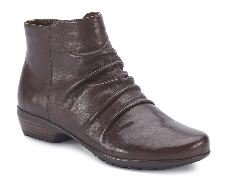 Ros Hommerson Women's Esme Brown Stylish Booties