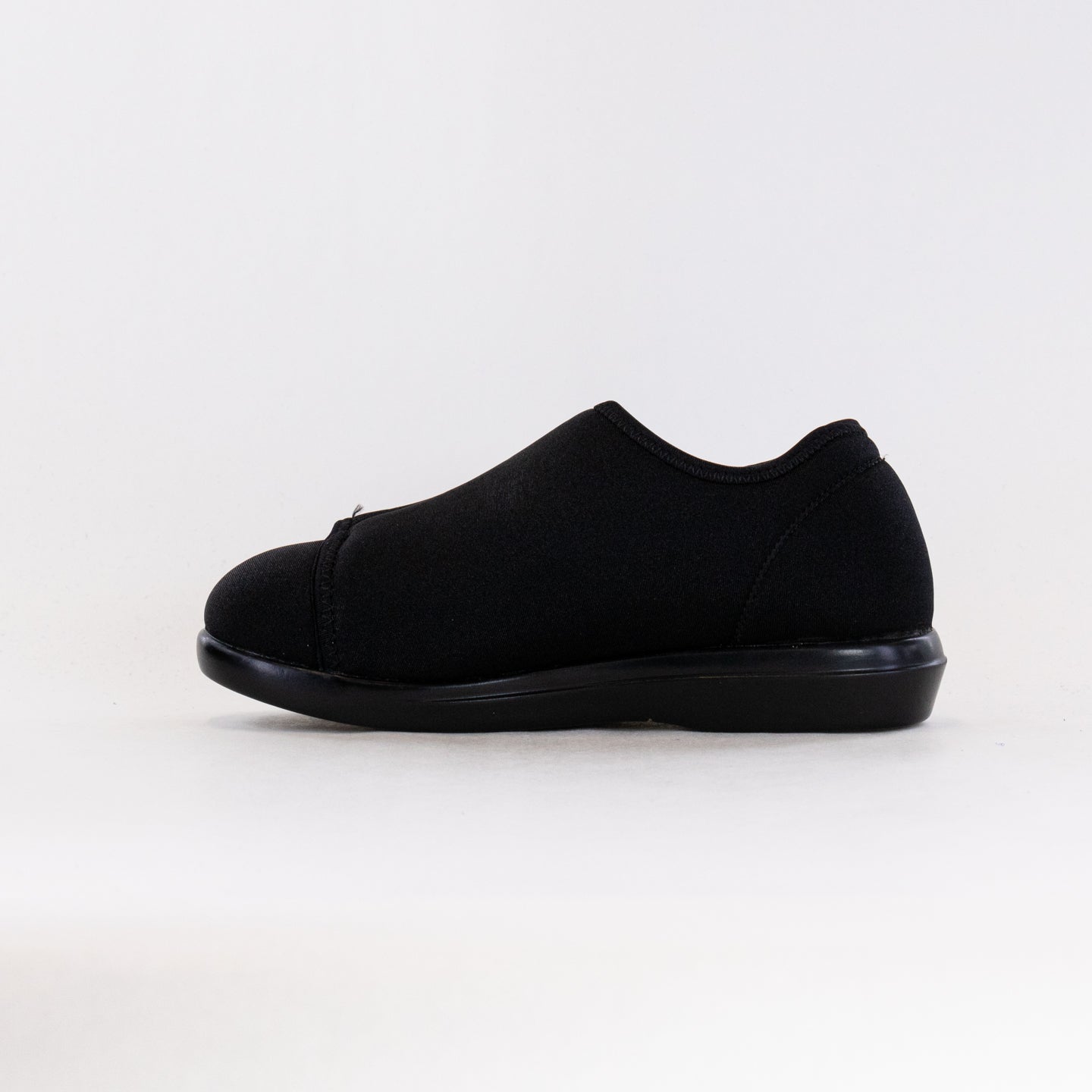 Propet Women's Comfortable Cushioned Foot Recovery Slippers in Black Stretch Design