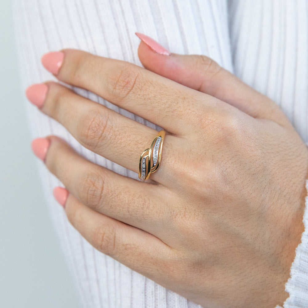 Exquisite 9ct Yellow Gold Diamond Engagement Ring Featuring 4 Sparkling Brilliant Diamonds