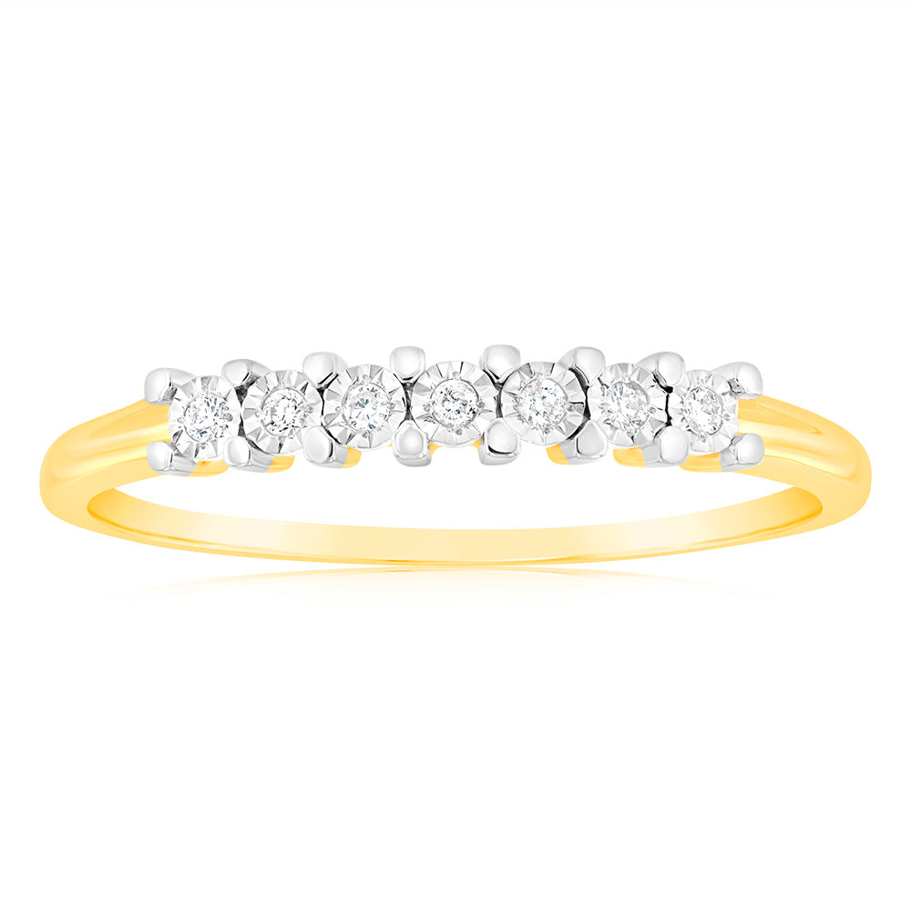 Exquisite 9ct Yellow Gold Diamond Ring Set Featuring 7 Stunningly Beautiful Diamonds