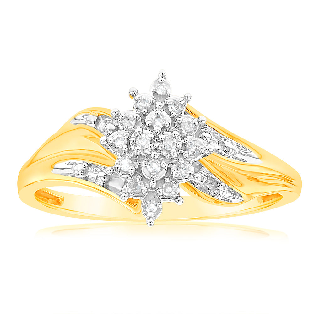 Exquisite 9ct Yellow Gold Ring Set with 16 Brilliantly Cut Diamonds