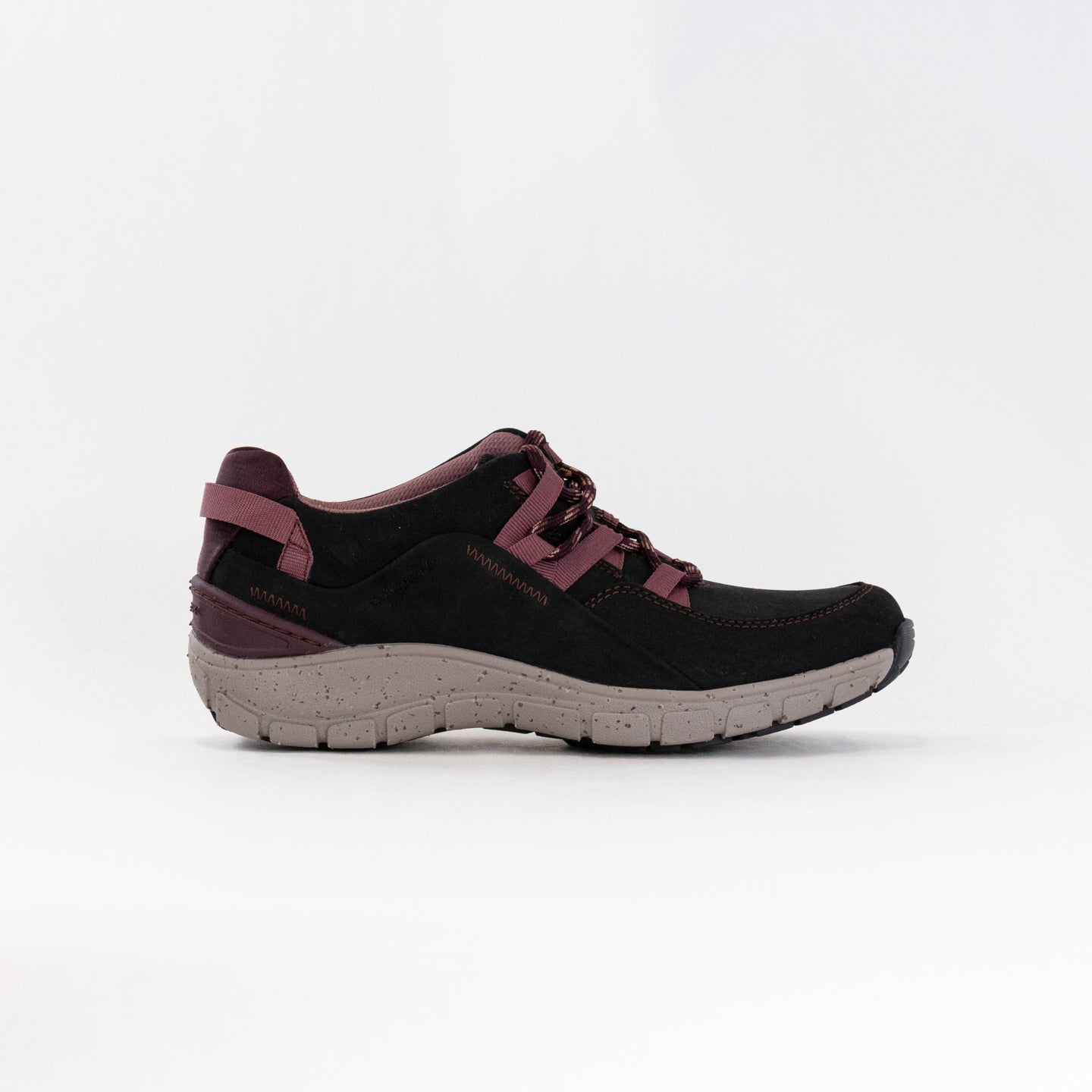 Women's Clarks Wave Range Waterproof Shoes in Black Combination