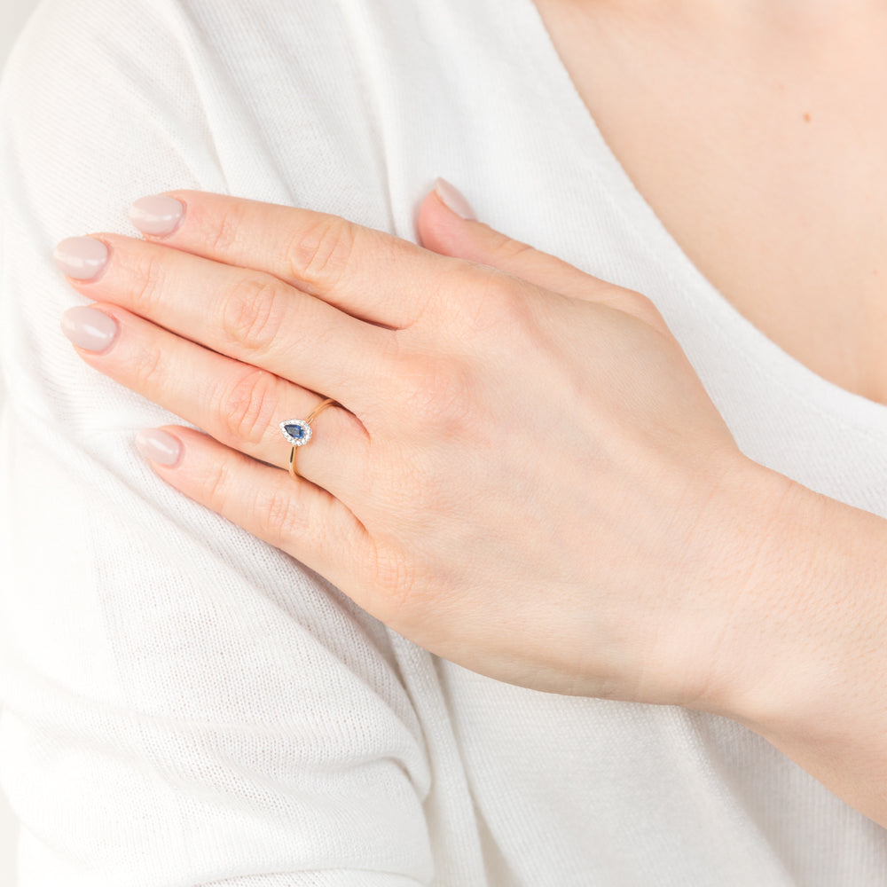 Exquisite 9ct Yellow Gold Ring with Diamonds and Pear - shaped Sapphires