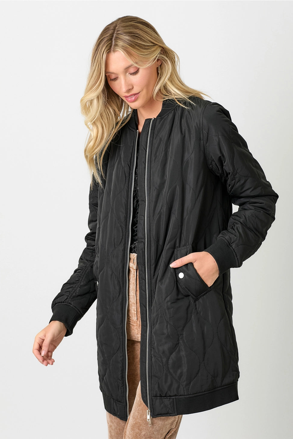 MYSTREE Stylish Quilted Long-Sleeved Bomber Jacket for Fashion Lovers